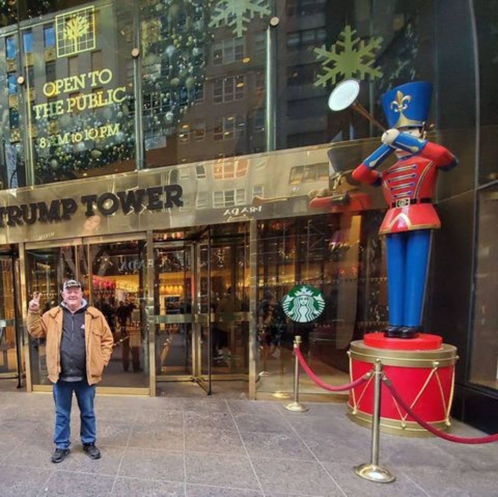 Meet your Posher, Larry